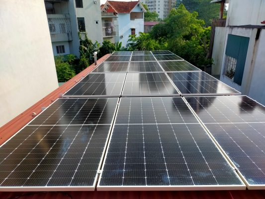 Bàn giao hệ thống điện mặt trời 8.8Kwp cho chủ tiệm cháo tại Lê Lai