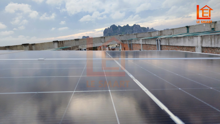 Hoàn thiện hệ thống điện mặt trời cho nhân viên nhà Lesmart